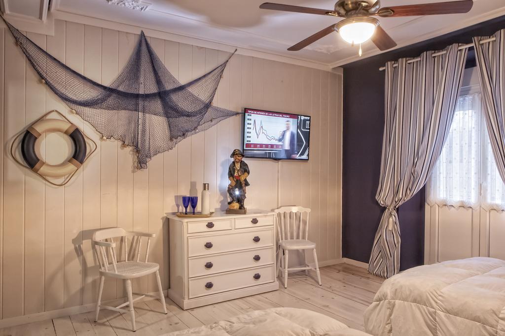 Hostal Boutique Puerta Del Sol Torrelavega Δωμάτιο φωτογραφία