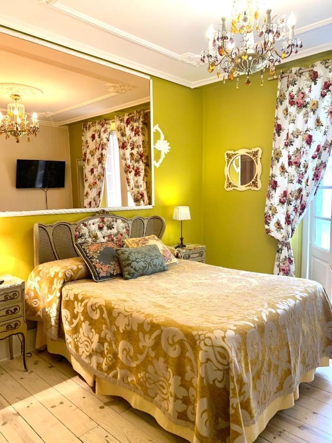 Hostal Boutique Puerta Del Sol Torrelavega Εξωτερικό φωτογραφία