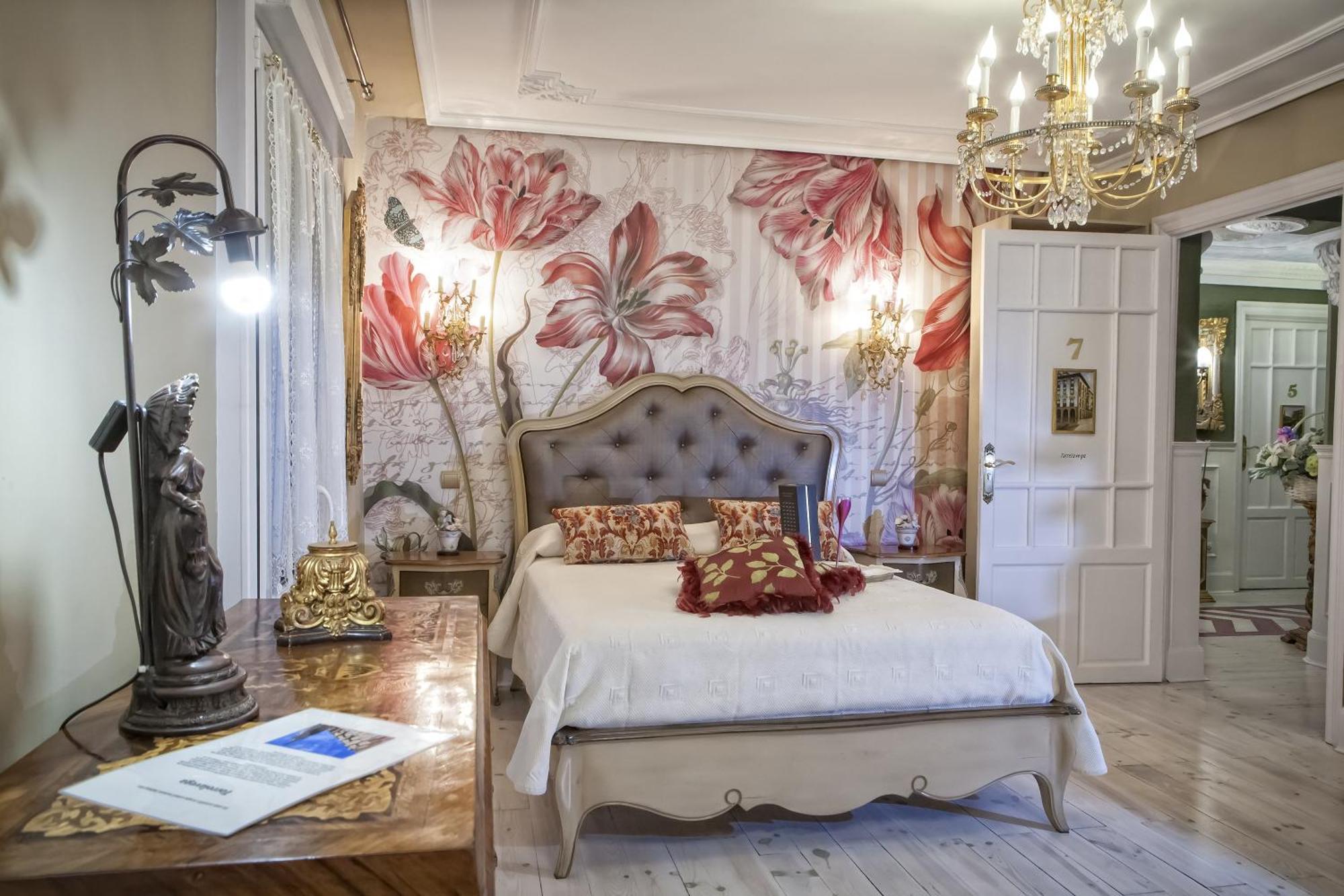 Hostal Boutique Puerta Del Sol Torrelavega Δωμάτιο φωτογραφία
