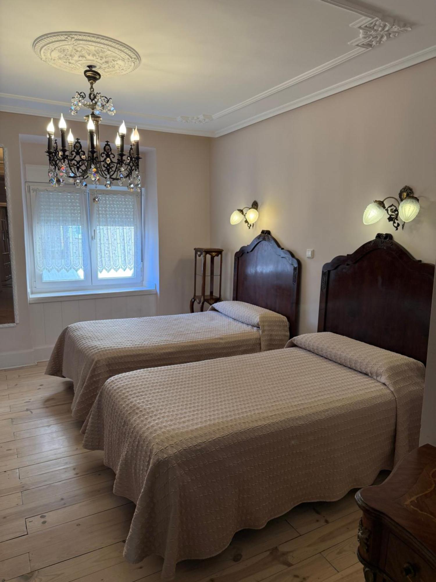 Hostal Boutique Puerta Del Sol Torrelavega Εξωτερικό φωτογραφία